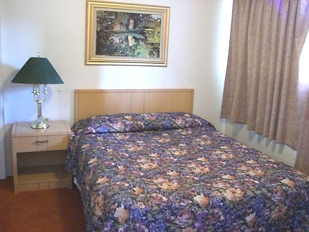 A-1 Alberni Inn พอร์ตอัลเบอนี ภายนอก รูปภาพ