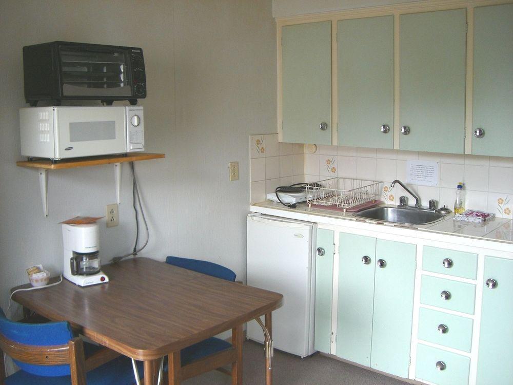 A-1 Alberni Inn พอร์ตอัลเบอนี ภายนอก รูปภาพ
