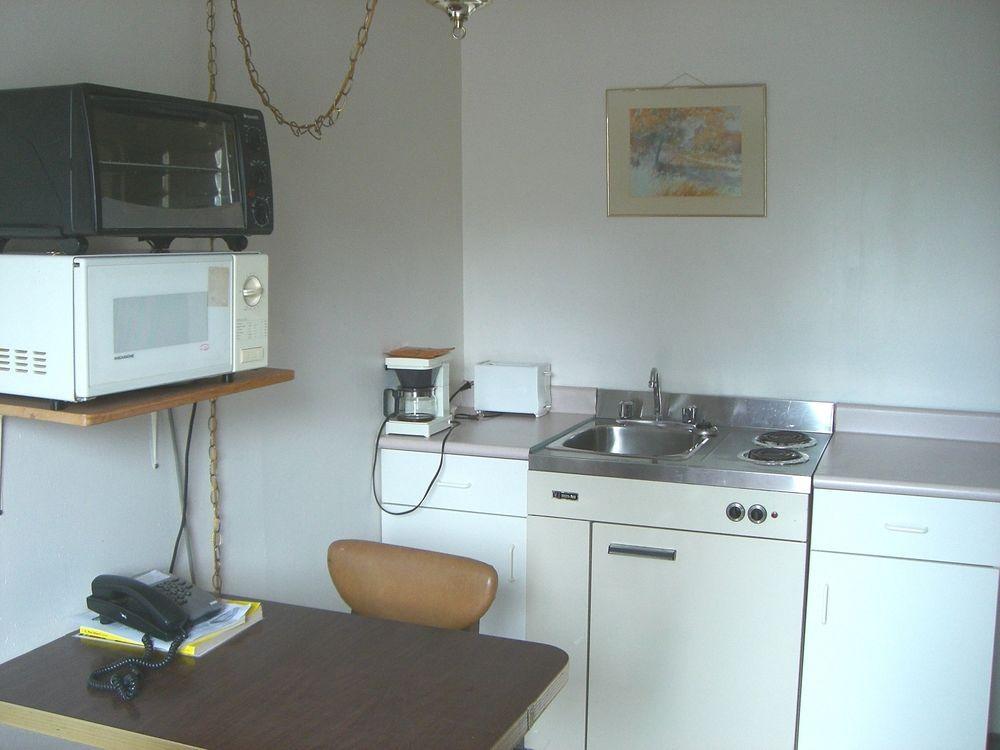 A-1 Alberni Inn พอร์ตอัลเบอนี ภายนอก รูปภาพ