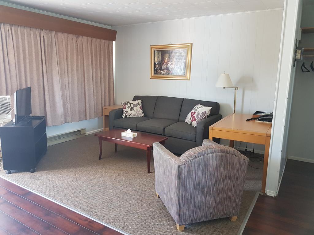 A-1 Alberni Inn พอร์ตอัลเบอนี ภายนอก รูปภาพ