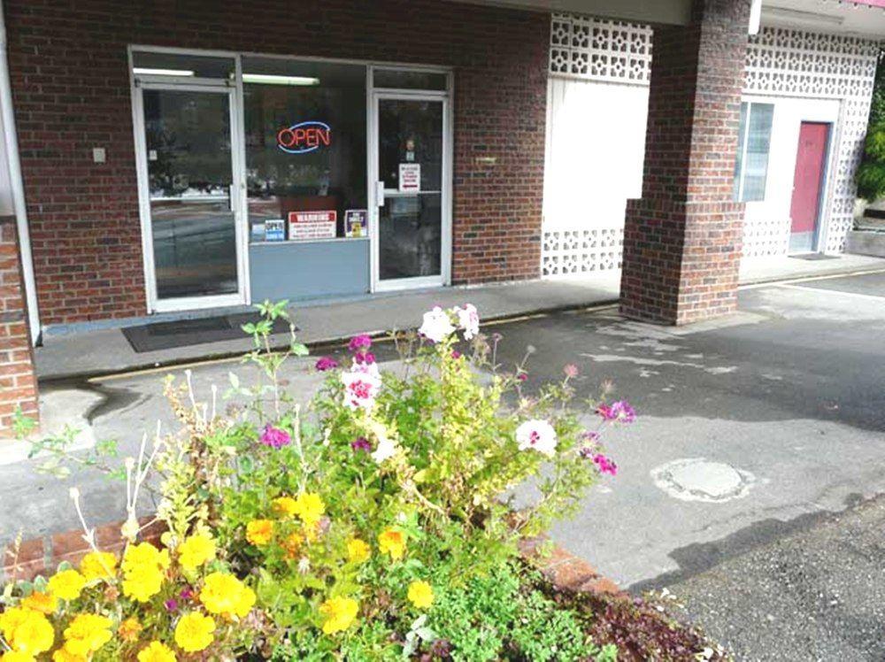 A-1 Alberni Inn พอร์ตอัลเบอนี ภายนอก รูปภาพ