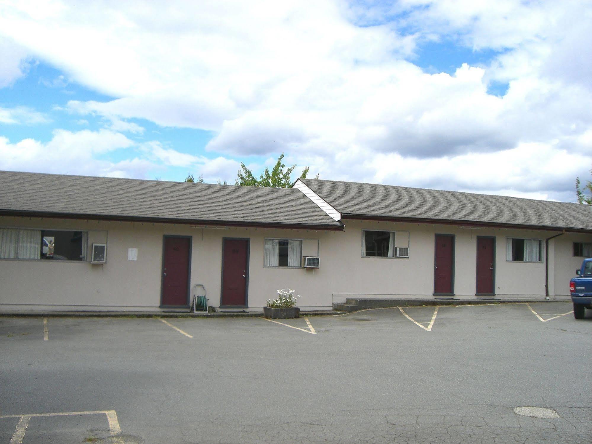A-1 Alberni Inn พอร์ตอัลเบอนี ภายนอก รูปภาพ