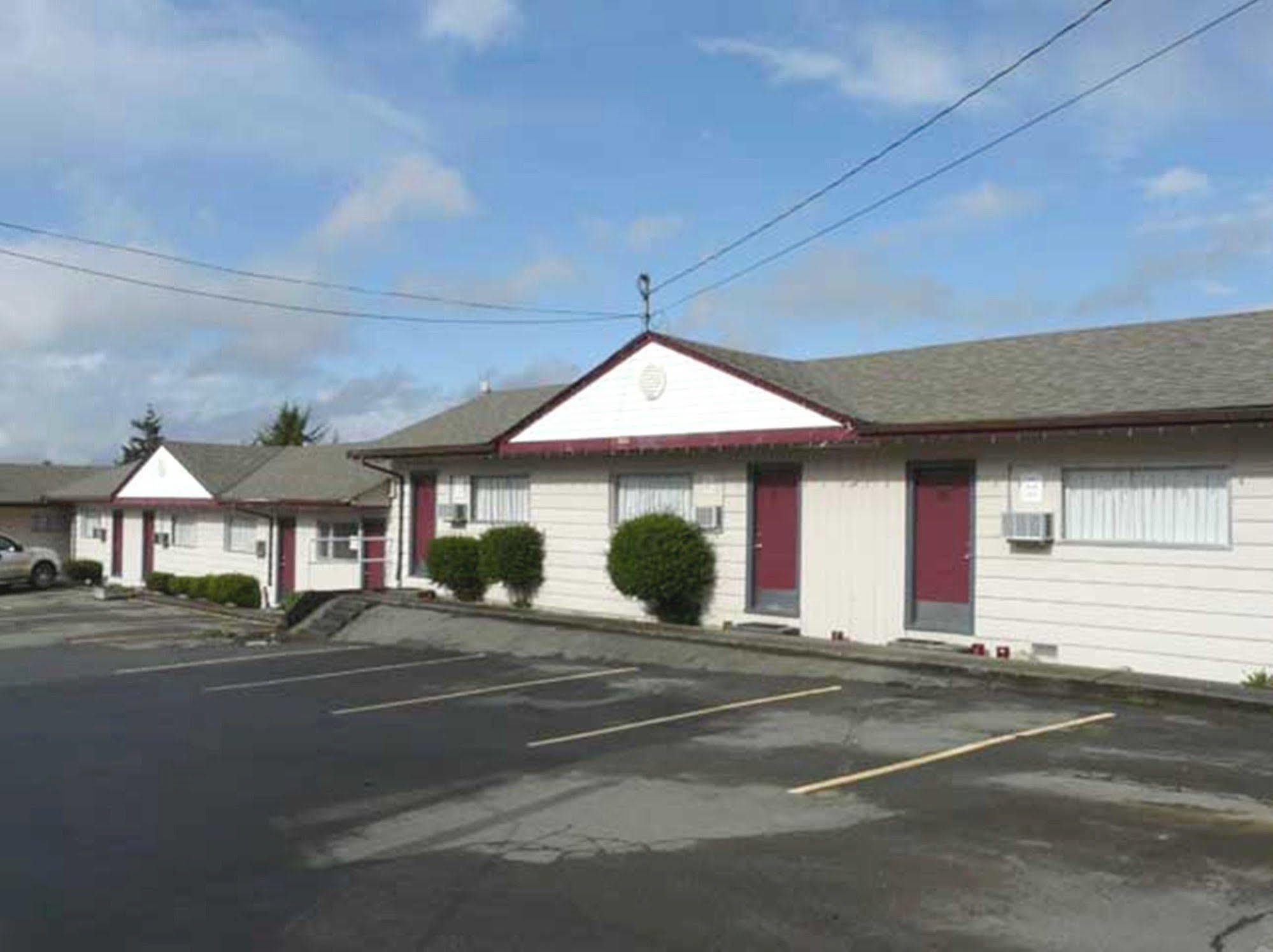 A-1 Alberni Inn พอร์ตอัลเบอนี ภายนอก รูปภาพ