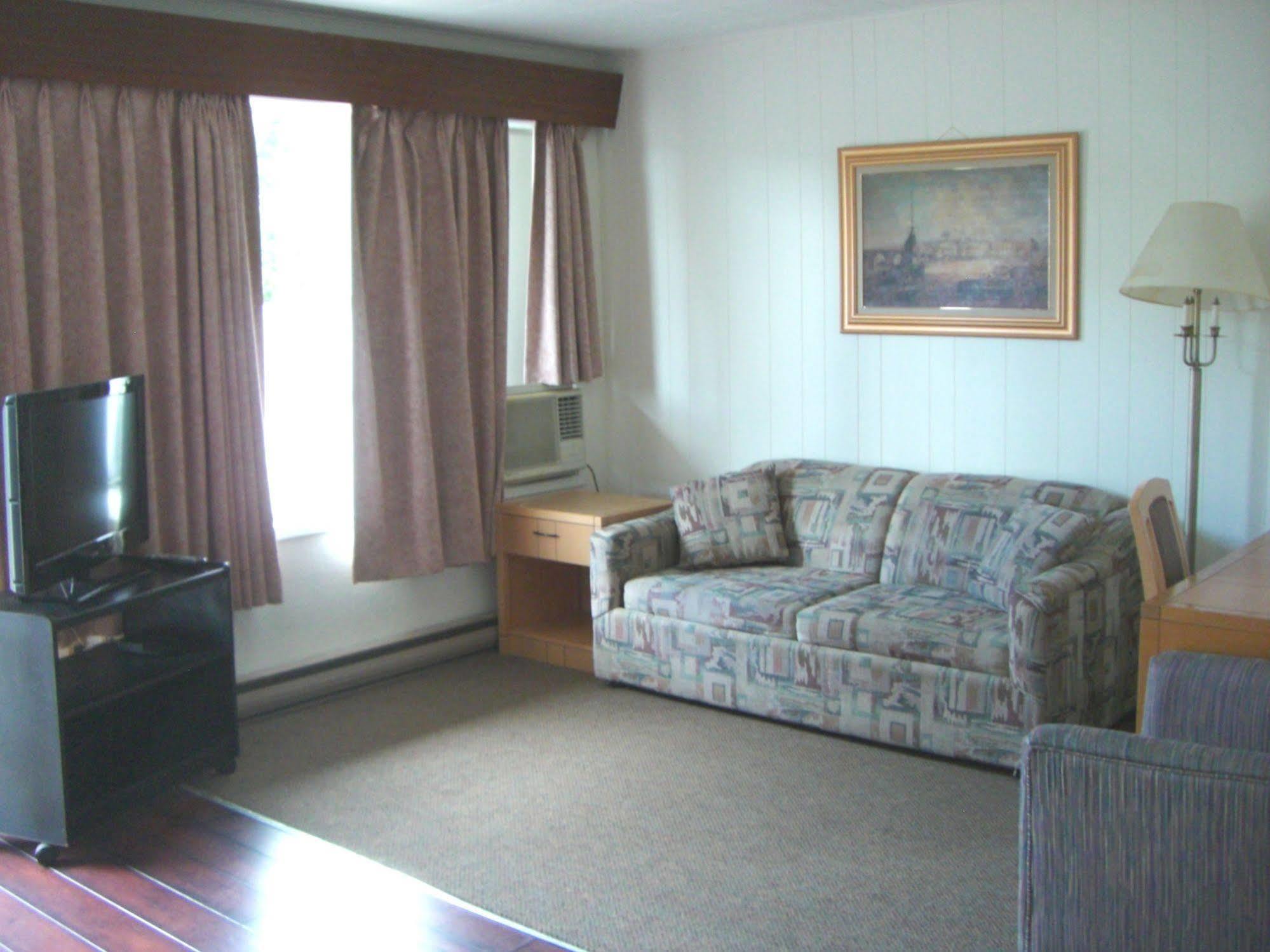 A-1 Alberni Inn พอร์ตอัลเบอนี ภายนอก รูปภาพ