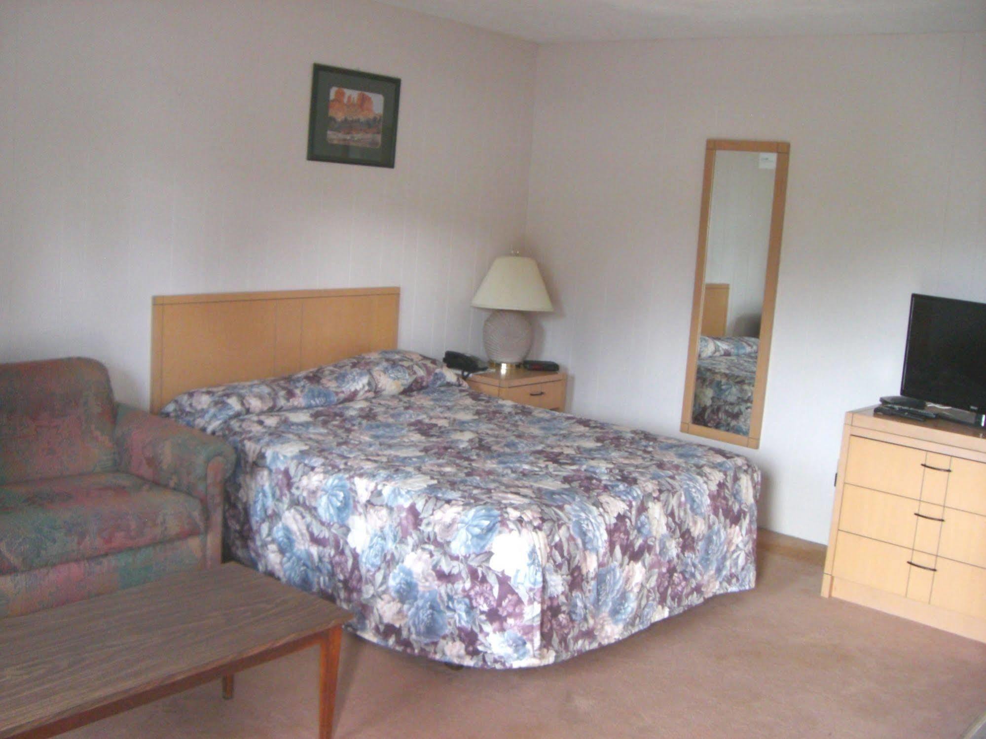 A-1 Alberni Inn พอร์ตอัลเบอนี ภายนอก รูปภาพ