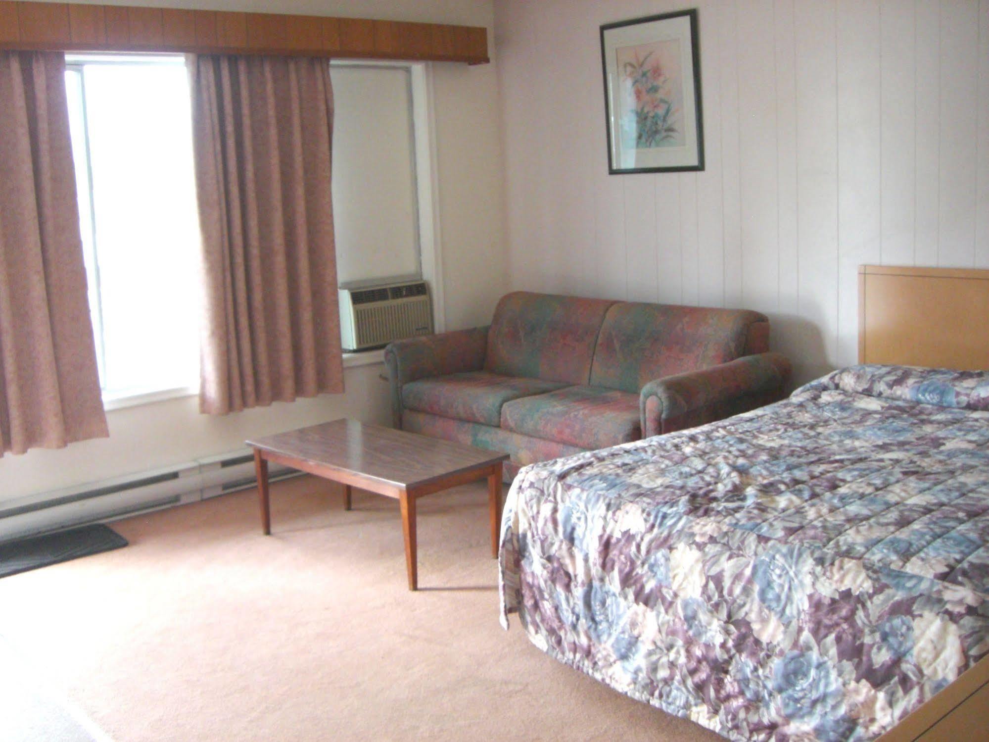 A-1 Alberni Inn พอร์ตอัลเบอนี ภายนอก รูปภาพ