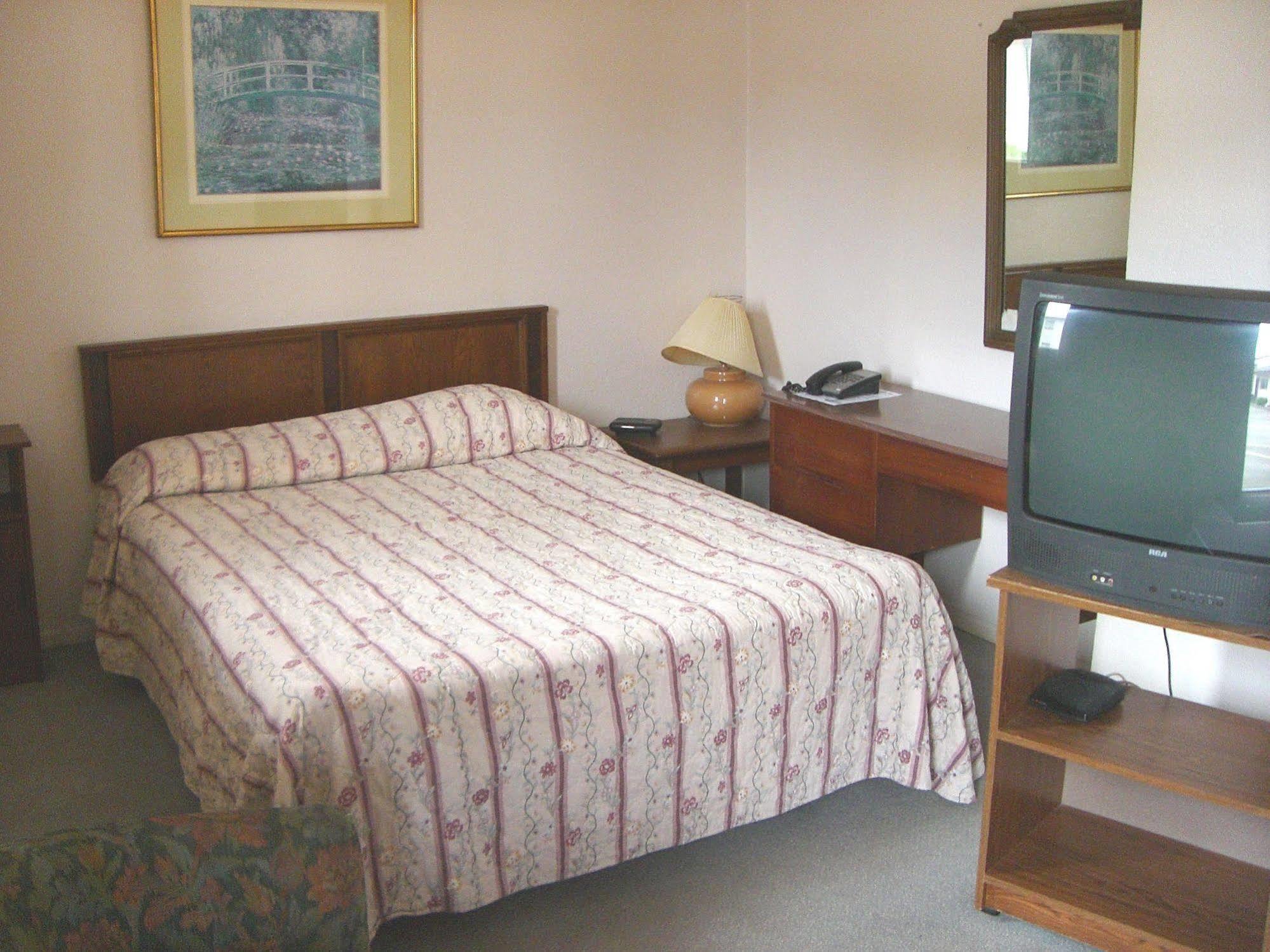 A-1 Alberni Inn พอร์ตอัลเบอนี ภายนอก รูปภาพ