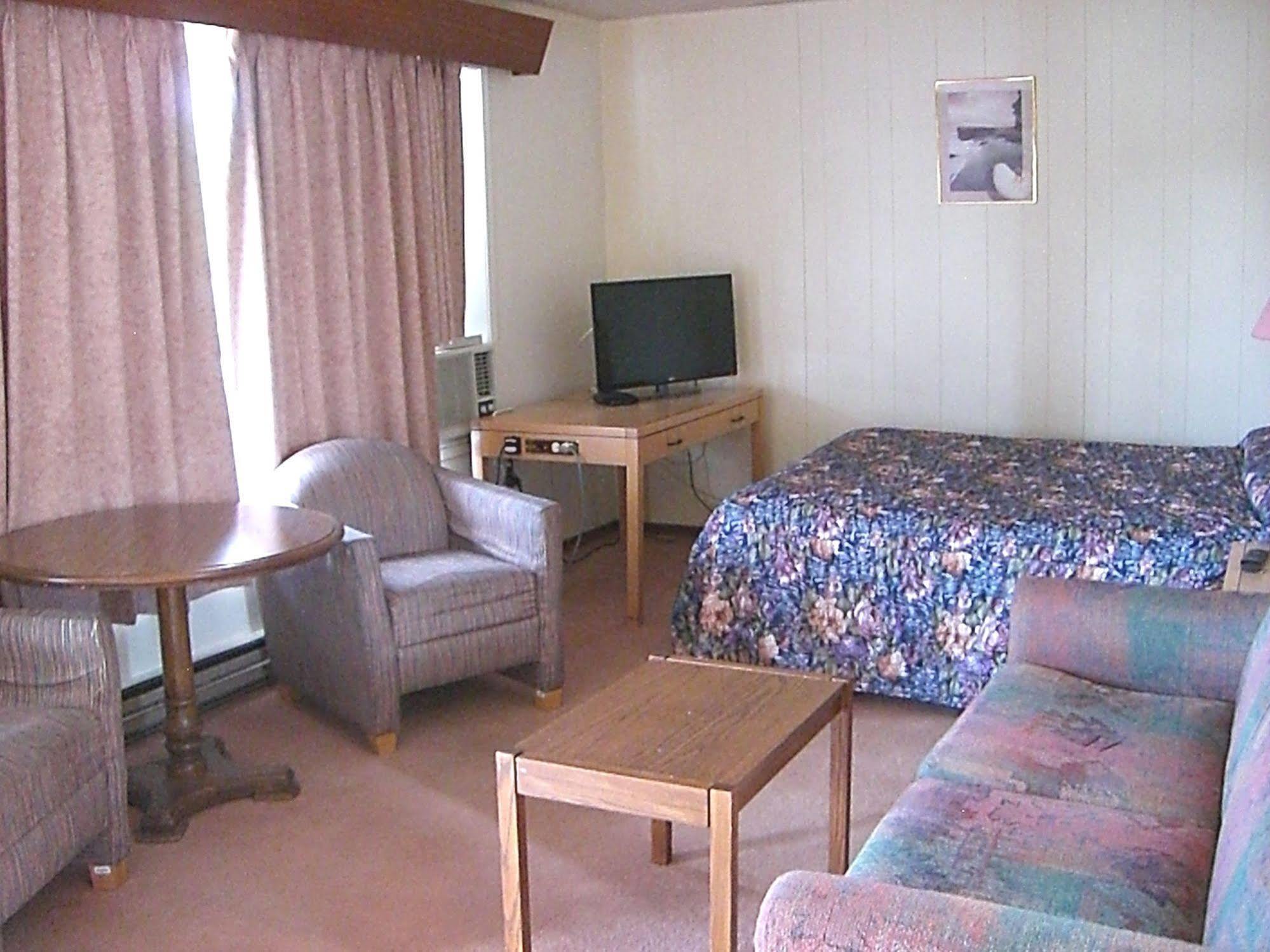 A-1 Alberni Inn พอร์ตอัลเบอนี ภายนอก รูปภาพ