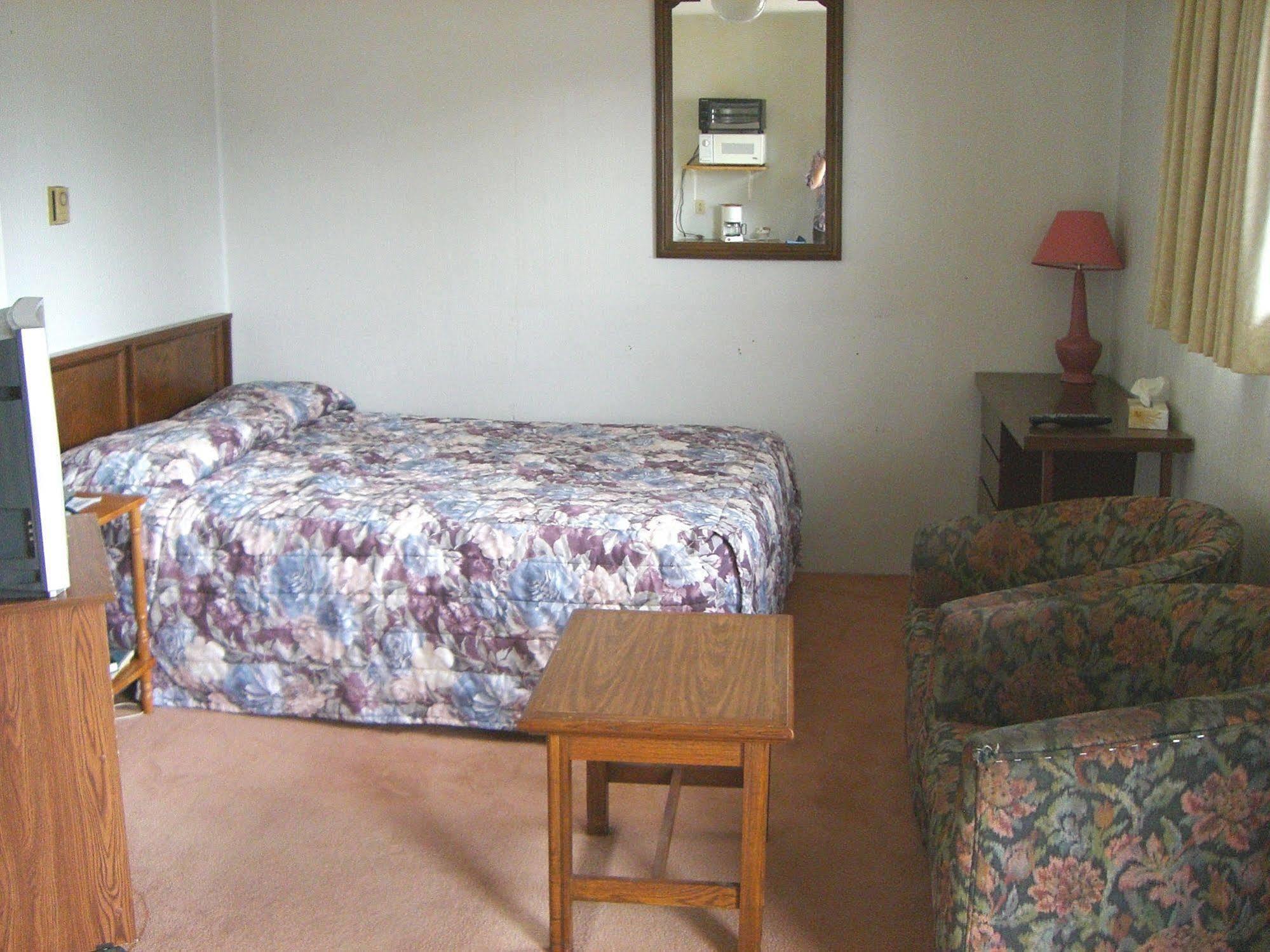 A-1 Alberni Inn พอร์ตอัลเบอนี ภายนอก รูปภาพ