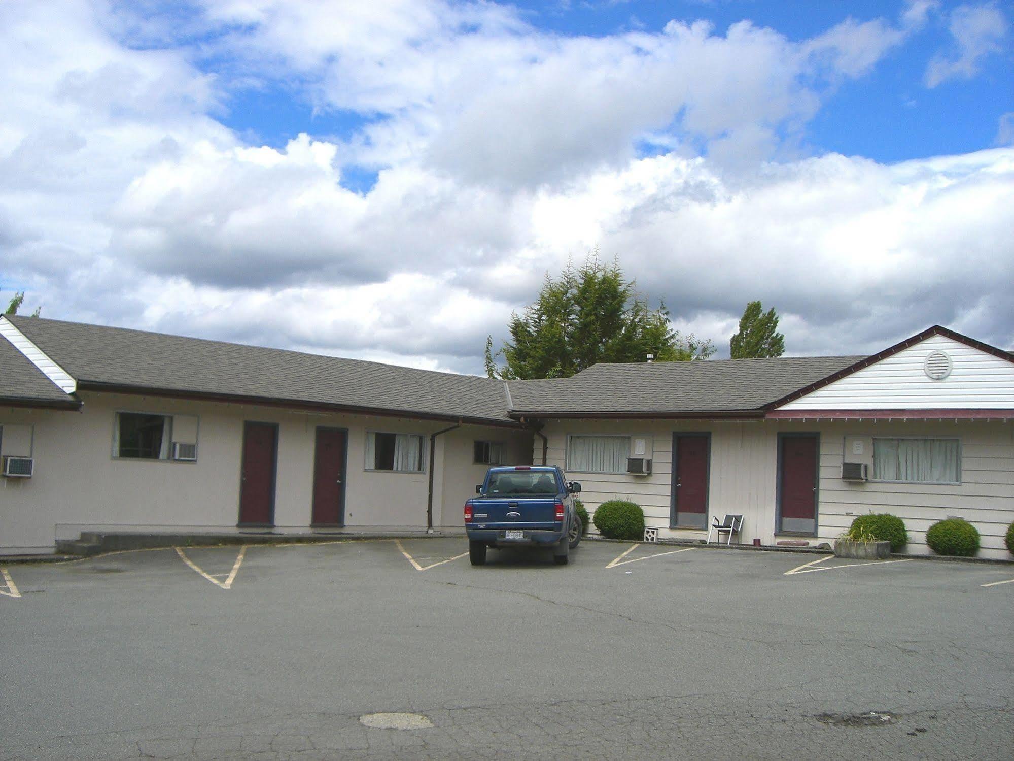A-1 Alberni Inn พอร์ตอัลเบอนี ภายนอก รูปภาพ