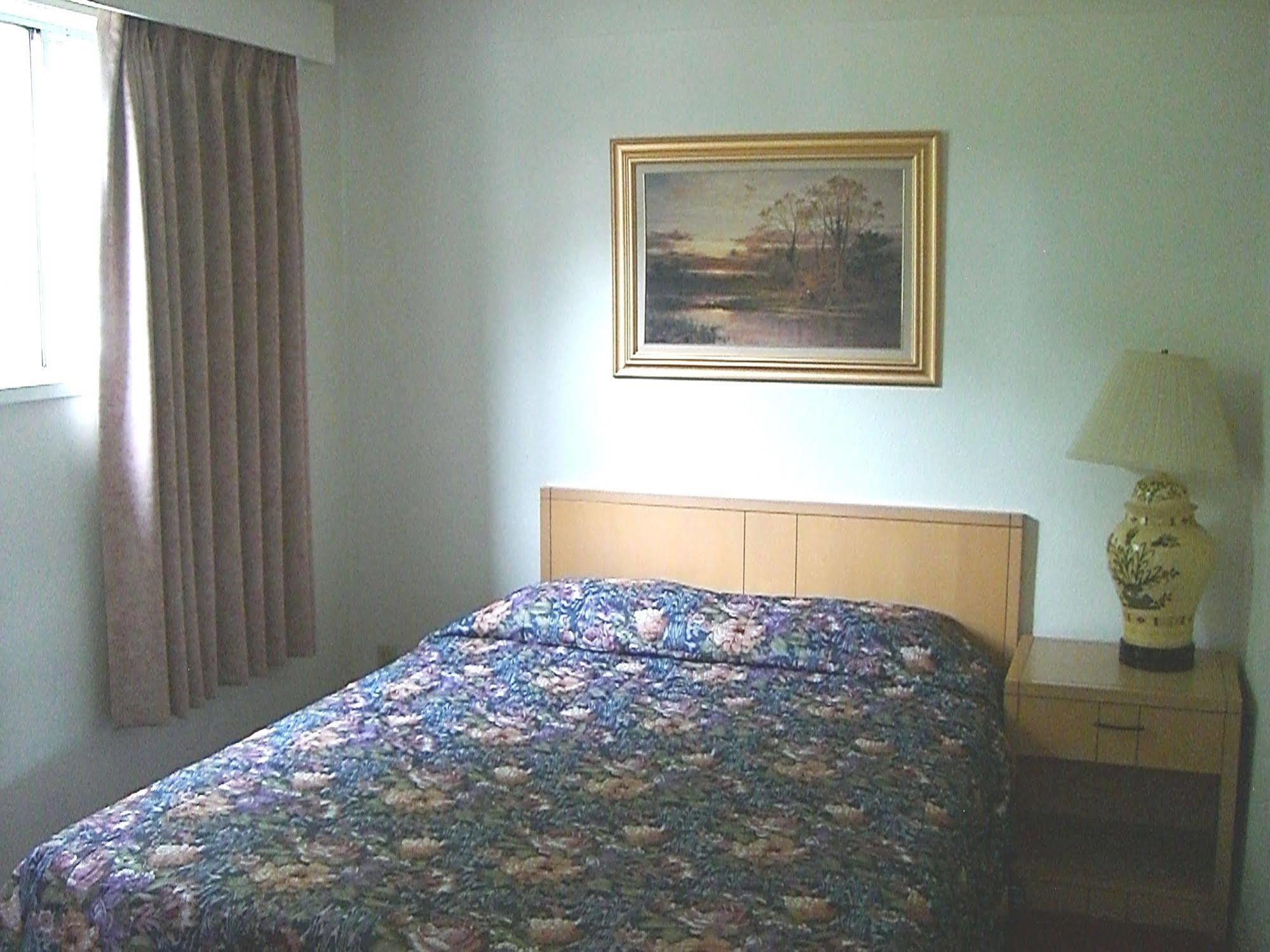 A-1 Alberni Inn พอร์ตอัลเบอนี ภายนอก รูปภาพ