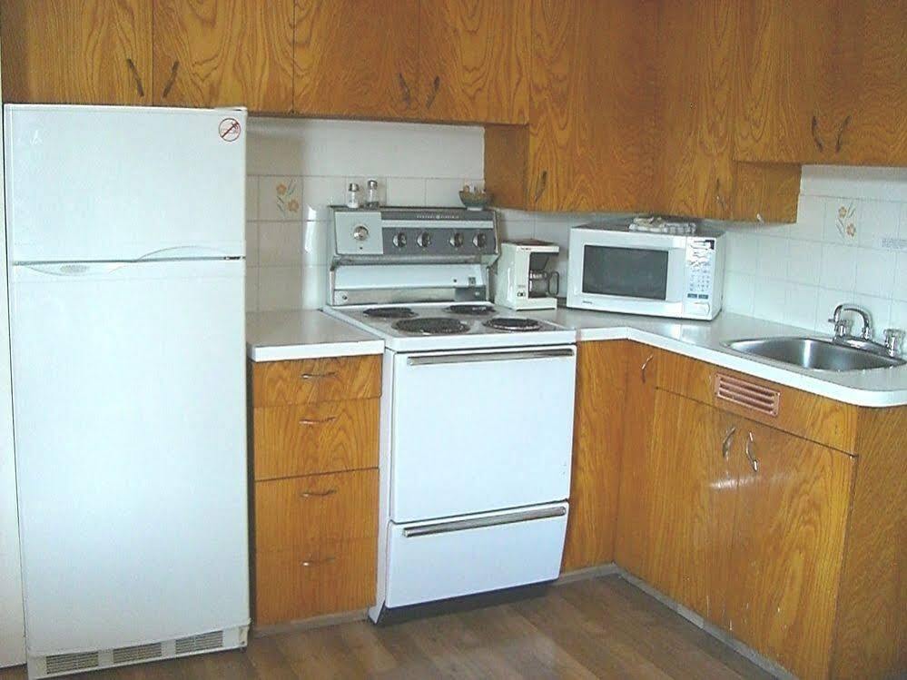 A-1 Alberni Inn พอร์ตอัลเบอนี ภายนอก รูปภาพ